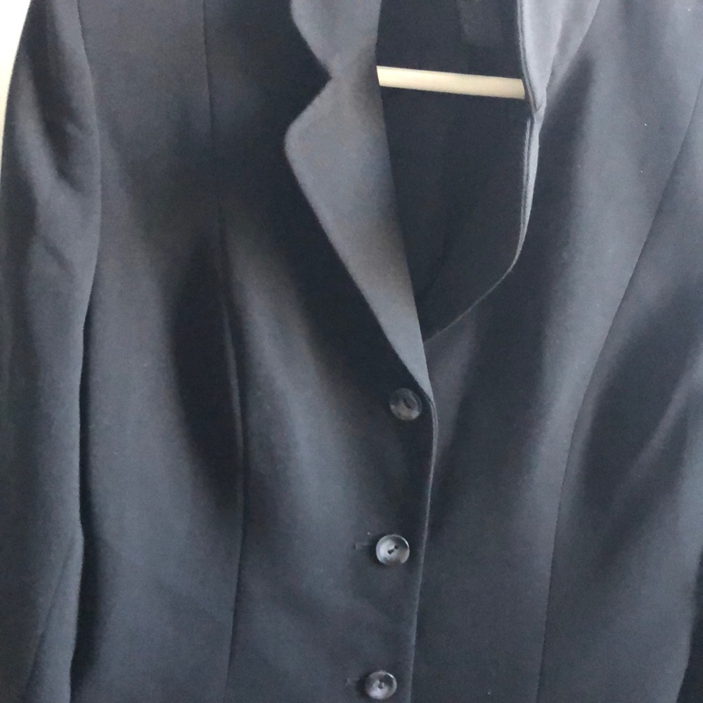Three button down black blazer - Picture 4 of 4